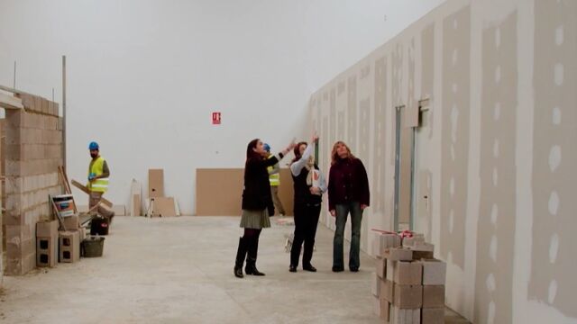 Ayudando a los que ayudan: la cadena de energ&iacute;a humana que reconstruye Valencia