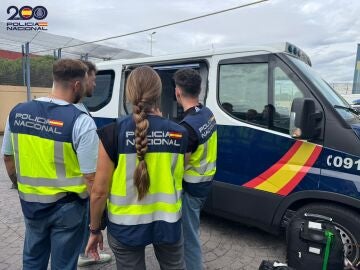 La Polic&iacute;a Nacional expulsa a 6 ciudadanos extranjeros multirreincidentes que actuaban en Barcelona