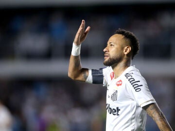 AME3485. SANTOS (BRASIL), 14/04/2026.- Neymar Jr. de Santos celebra un gol este martes, durante un partido de la fase de grupos de la Copa Sudamericana entre Santos y Deportivo Recoleta en el estadio Urbano Caldeira, en Santos (Brasil). EFE/ Guilherme Dionizio 