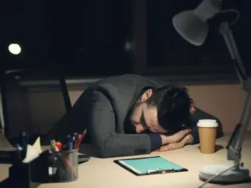 Juan Nattex, experto en descanso: "Cualquiera que se vaya a la cama después de las 23:00 está dañando su salud" Juan Nattex, experto en descanso: "Cualquiera que se vaya a la cama después de las 23:00 está dañando su salud"