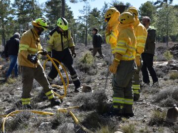 Labores de extinci&oacute;n de incendios