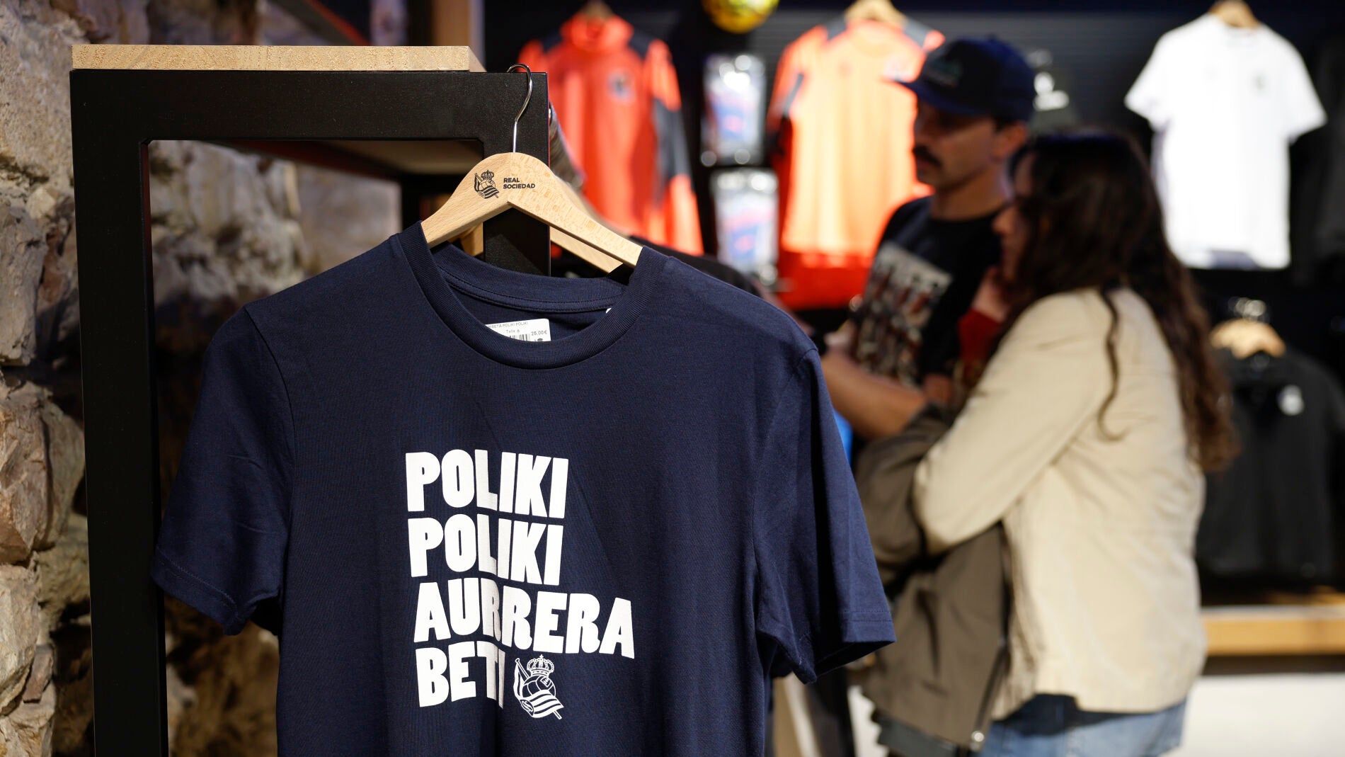 Real Sociedad: Orri Óskarsson’s Viral ‘Café con ron’ Song Sparks Merchandise Craze for Copa del Rey Final