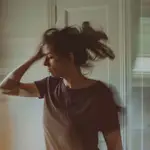 Dolor de cabeza o tensión muscular, cansancio persistente o dificultad para dormir son síntomas frecuentes