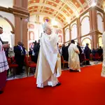 El Papa León XIV preside la Santa Misa en la Basílica de la Inmaculada Concepción en Mongomo, Guinea Ecuatorial, el 22 de abril de 2026. El Papa León XIV se encuentra en un viaje apostólico a Guinea Ecuatorial.