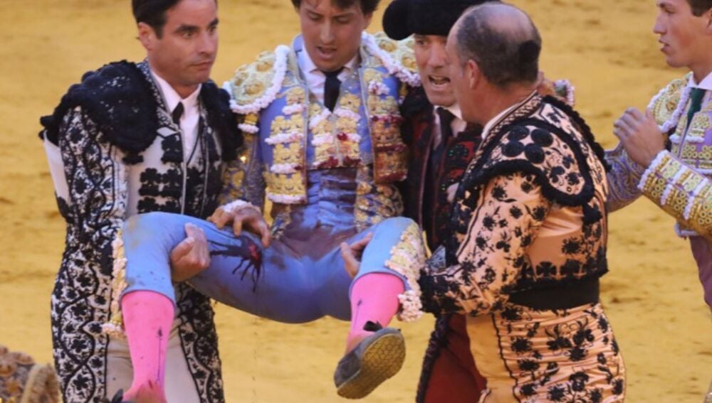 Roca Rey reaparece en redes arropado por Tana Rivera: “Lo volviste a ...