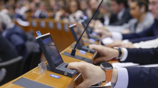 La Eurocámara pide elevar el presupuesto europeo a 2 billones y blindar ...