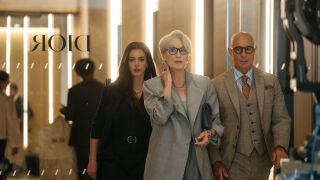 Anne Hathaway, Meryl Streep y Stanley Tucci (de izda. a dcha.) en una escena de «El diablo viste de Prada 2»
