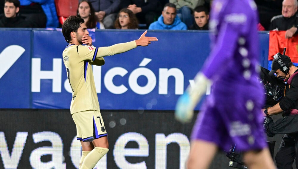 El Barcelona gana a Osasuna y quiere la Liga ya (1-2)