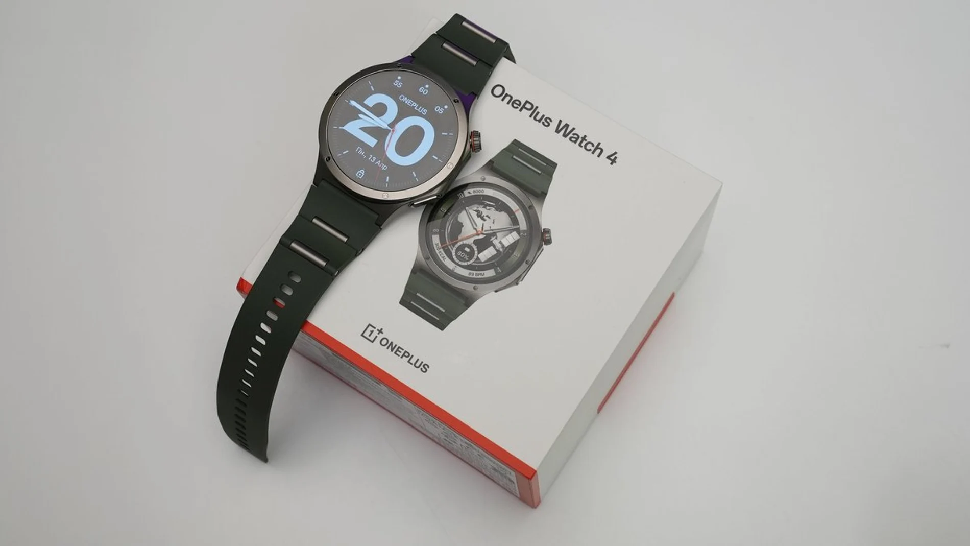 El nuevo OnePlus Watch 4 llega con rebaja desde el primer día y pinta a ...