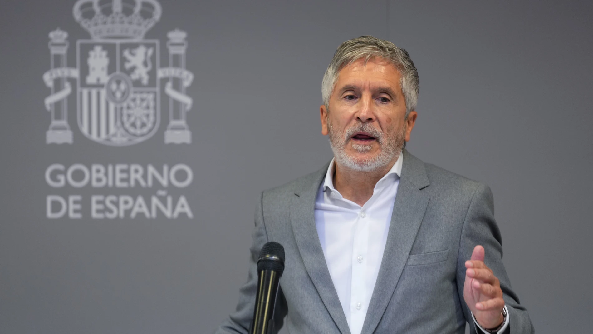El espectáculo de la vida pública: entre el fútbol, la política y el humor