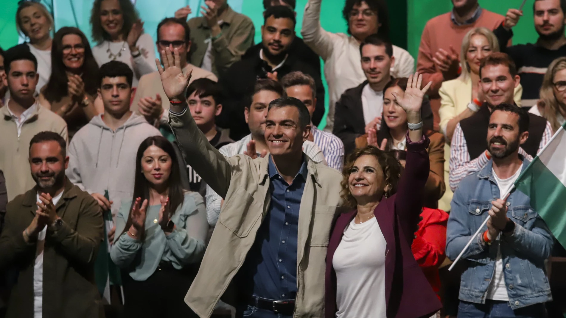 El PSOE ya da por hecho la derrota en Andalucía y abre la puerta a un adelanto de las generales