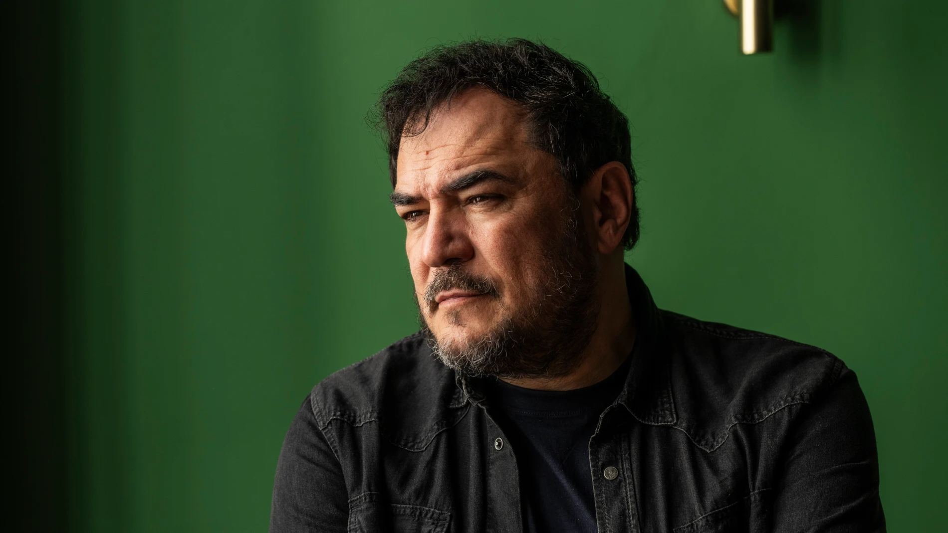 Ismael Serrano: el triple salto mortal al teatro para honrar a Machado y criticar el "ruido" de las redes