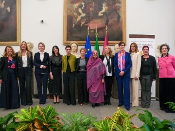 Entrega del Premio Minerva Anna María Mammoliti en Roma que reconoce la sabiduría y el talento en femenino