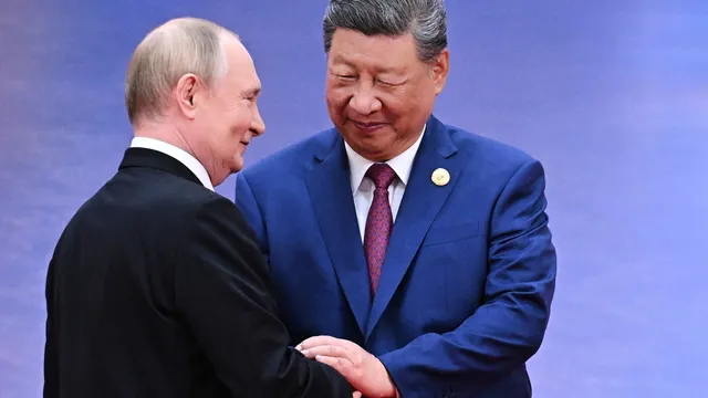 Putin aterriza en China decidido a demostrar que su alianza con Xi sigue intacta