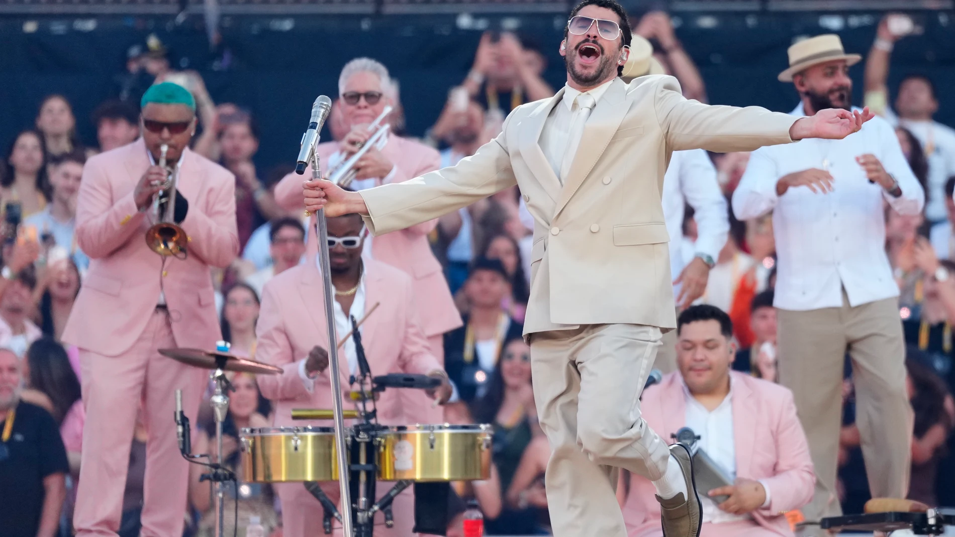 Bad Bunny: Un Fenómeno Musical y Lingüístico Global con Raíces Boricuas