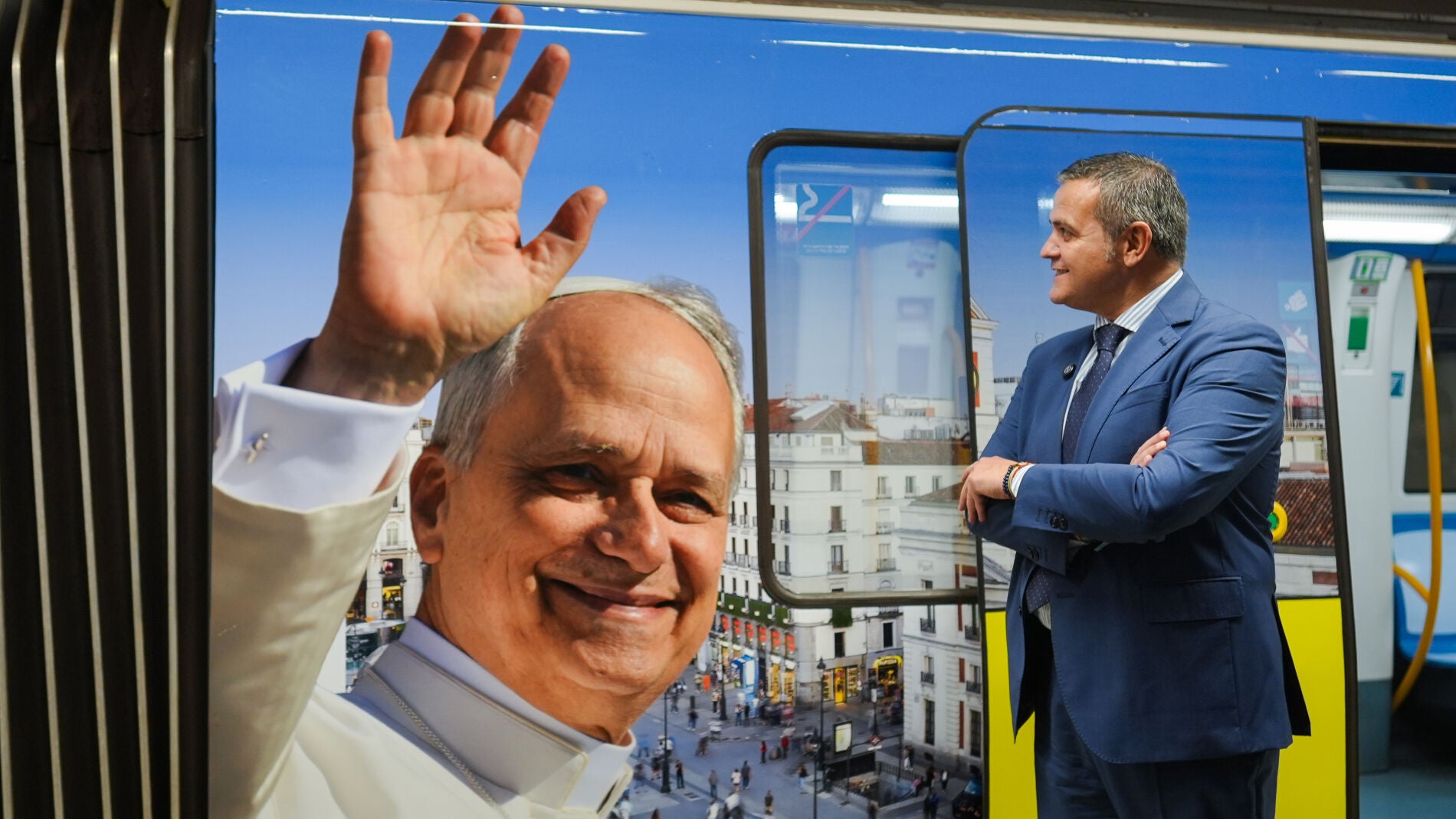 Colores vaticanos: Madrid engalana su transporte público para recibir al Papa