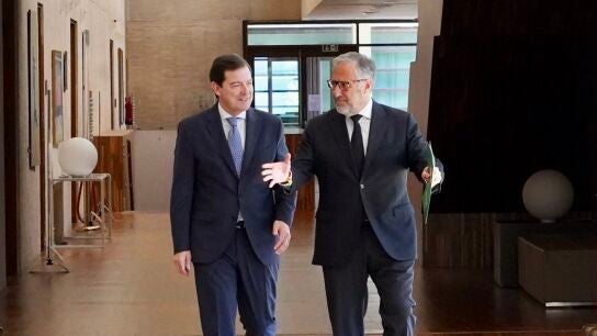 PP y Vox pactan un acuerdo "social y estable" para cuatro años