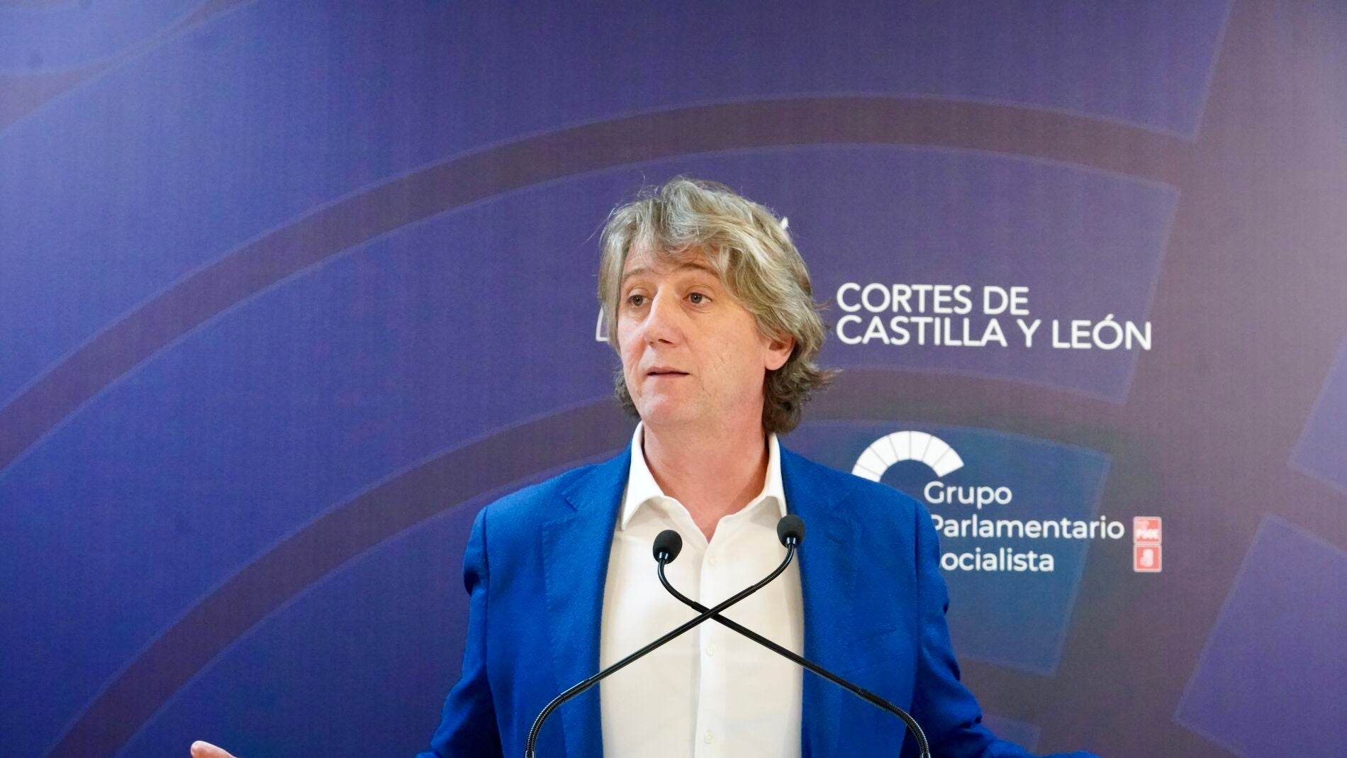 Martínez acusa a Mañueco de “tragar” por “su sillón” con un acuerdo “de la vergüenza” que “desmantela el estado del bienestar”