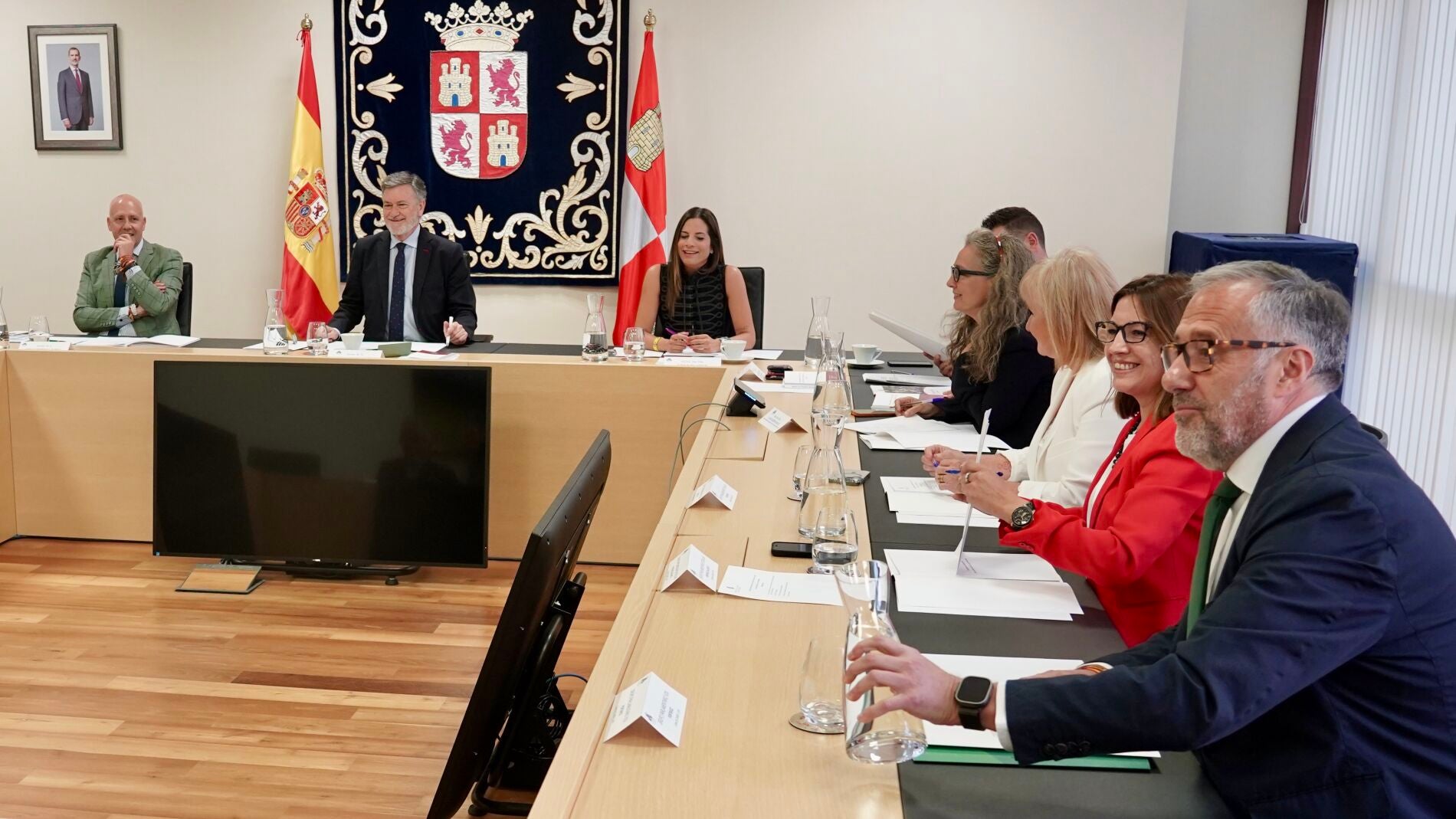 Mañueco será investido el 9 de junio con los votos de PP y Vox, y el 'no' de casi toda la oposición