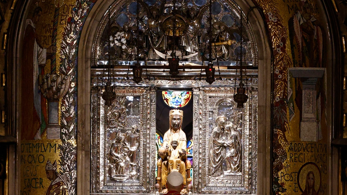 El papa llega a Montserrat, corazón espiritual e identitario de Cataluña
