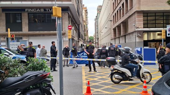 Un hombre muere tiroteado en la calle Balmes de Barcelona a plena luz del día