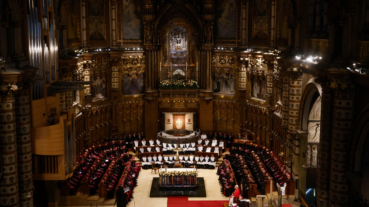 El papa llega a Montserrat, corazón espiritual e identitario de Cataluña