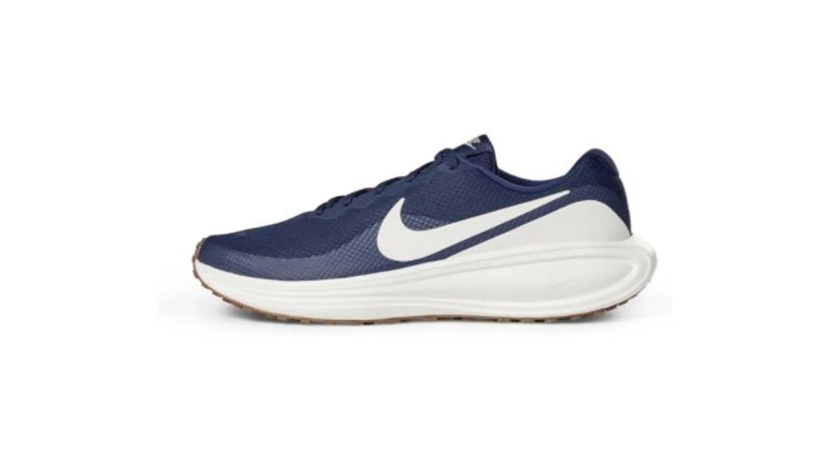 Nike Revolution 8