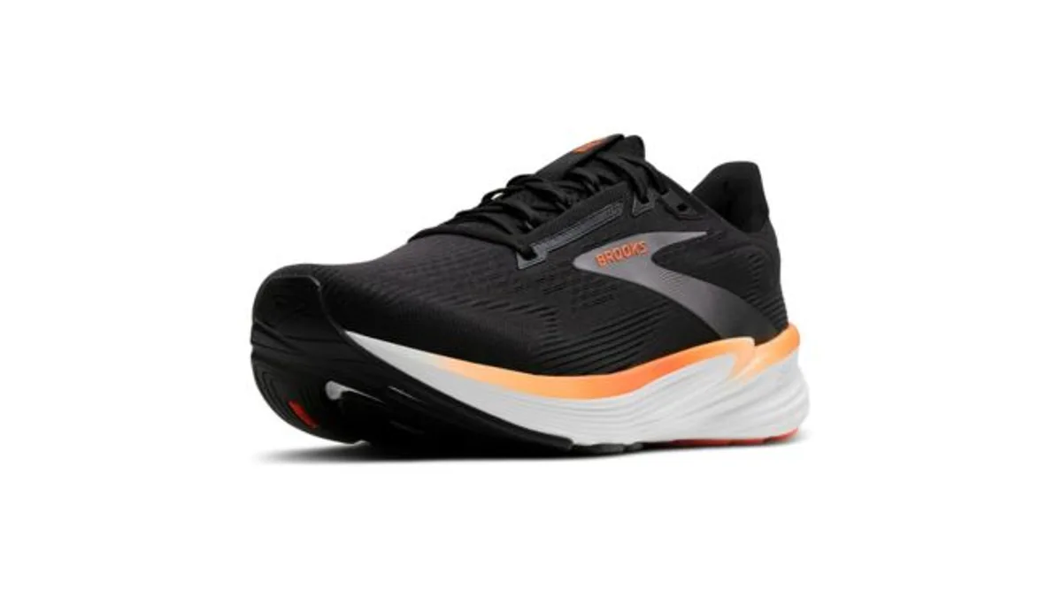 Brooks Revel 8