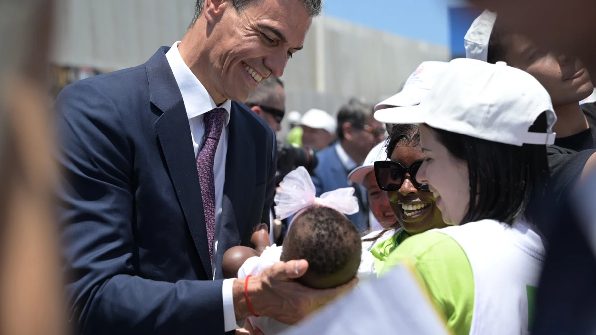 El Papa León XIV participa en un encuentro con las realidades de acogida a los migrantes en el puerto de Arguineguín