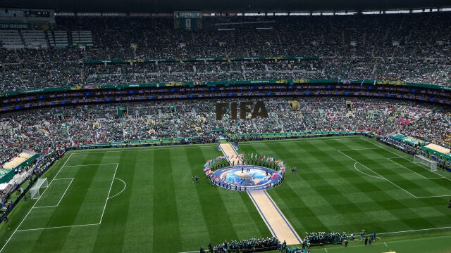 Singers Andrea Bocelli and Ejae perfom during the opening ceremony before the start of the World Cup Group A soccer match between Mexico and South Africa in Mexico City, Thursday, June 11, 2026. (AP Photo/Ricardo Mazalan)