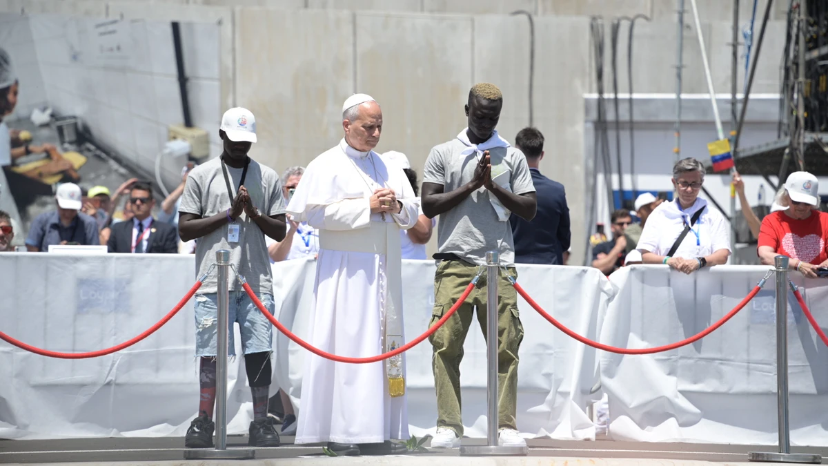 El Papa León XIV participa en un encuentro con las realidades de acogida a los migrantes en el puerto de Arguineguín