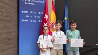 Alberto, ganador del 3° puesto- en el Concurso Nacional Pangea junto a Pablo e Ignacio, alumnos todos ellos de 5º de Primaria del Colegio San José de Valladolid