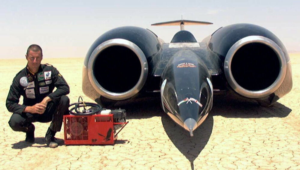 Andy Green, junto al ThrustSSC.