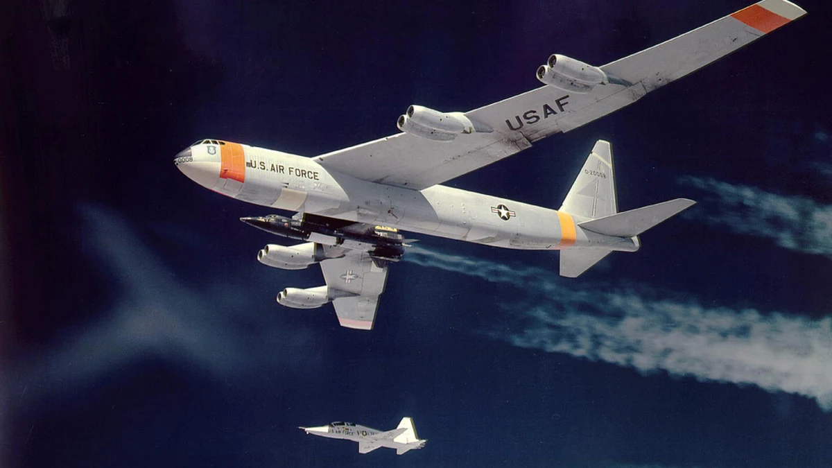 X-15 transportado por un B-52.