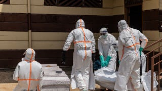 Congo Ebola Health workers prepare the body of Angèle Muyumba Nsimire, a university student who died of Ebola at the Citadelle Clinic in Bunia, Congo, Friday, June 12, 2026. (AP Photo/Moses Sawasawa)