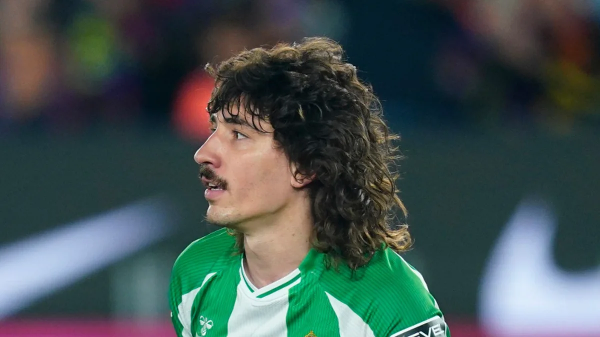 Héctor Bellerín durante un partido