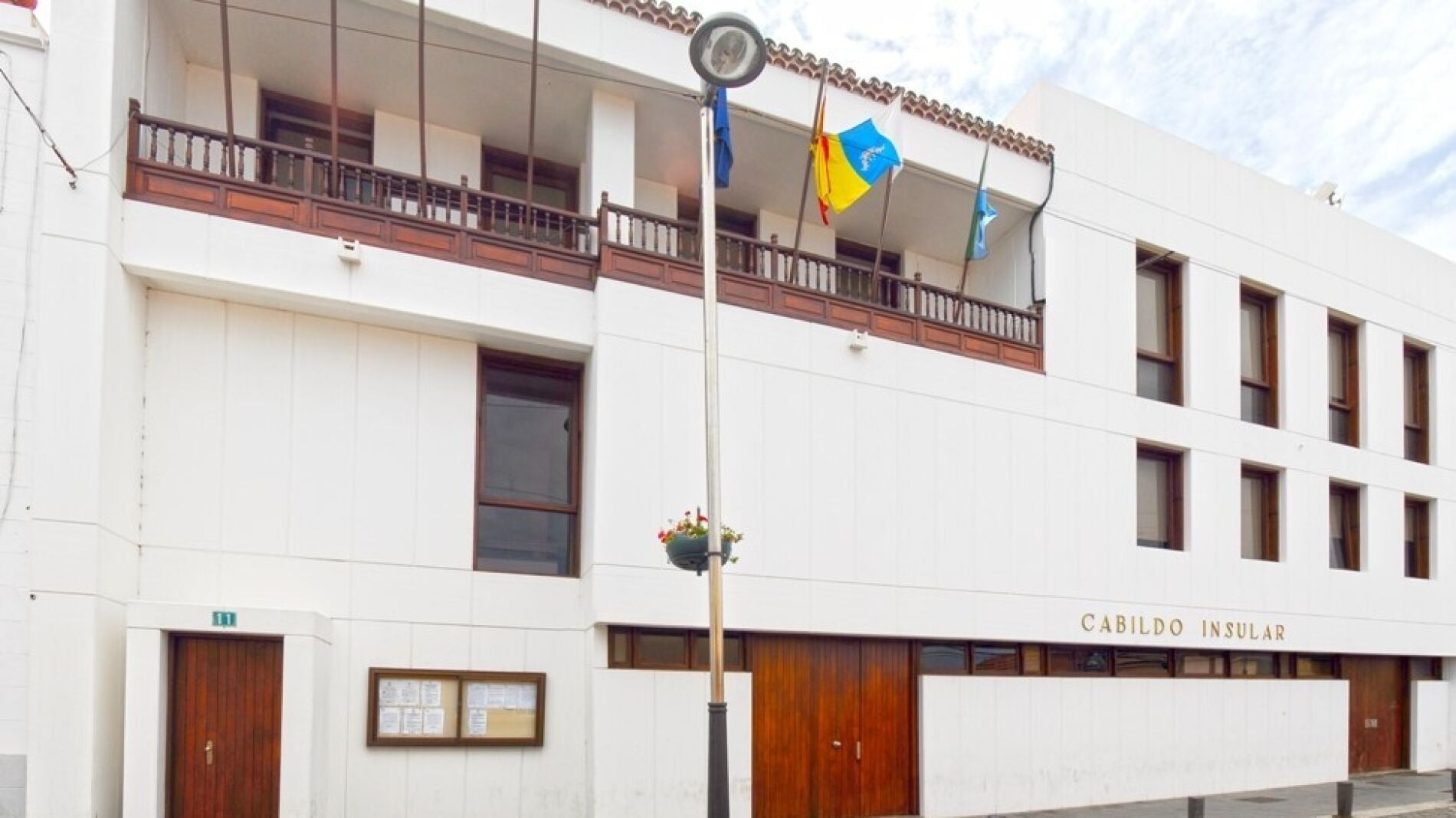 Procesado un empresario de El Hierro por filtrar el historial clínico de una consejera del Cabildo