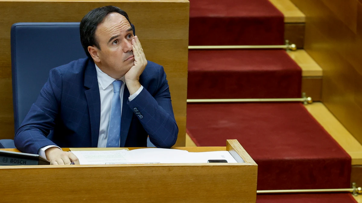 Juanfran Pérez Llorca durante la sesión de control en Les Corts