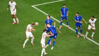 17 June 2026, US, Arlington: England's Harry Kane (2nd L) scores his side's second goal during the 2026 FIFA World Cup group L soccer match between England and Croatia at the Dallas Stadium. Photo: Martin Rickett/PA Wire/dpa 17/06/2026 ONLY FOR USE IN SPAIN
