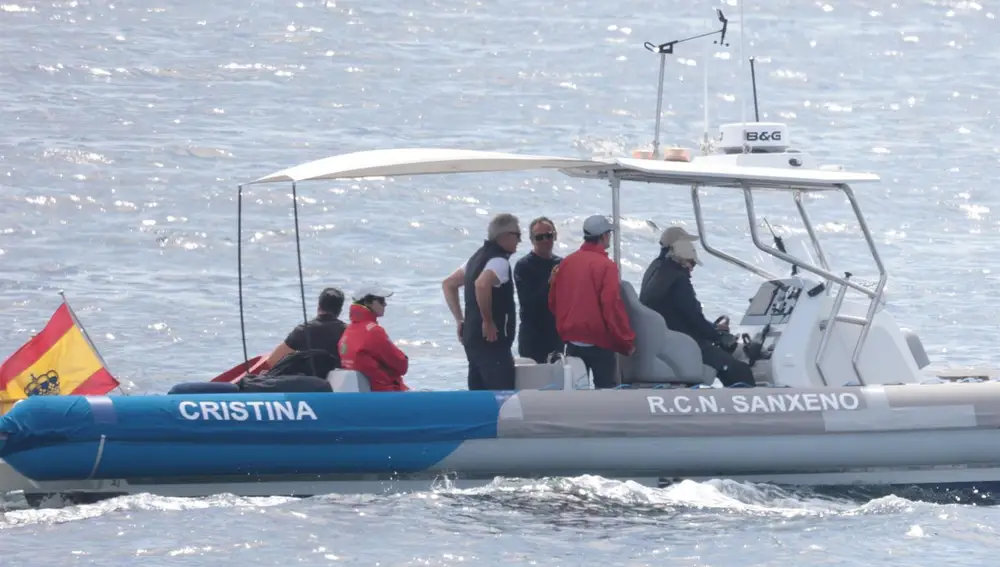 El Rey Juan Carlos cambia el timón por la lancha Cristina en el último ...