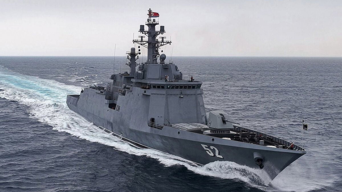 La nueva fragata de Corea del Norte tiene una cantidad absurda de ametralladoras: es algo del pasado