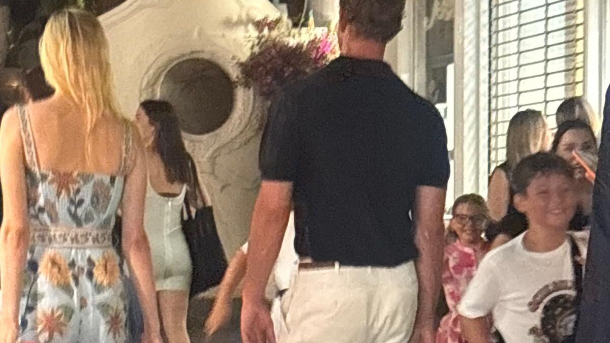 Descubrimos a Pierre Casiraghi y Beatrice Borromeo en su cita más romántica: paseo sin hijos por la isla italiana de Capri
