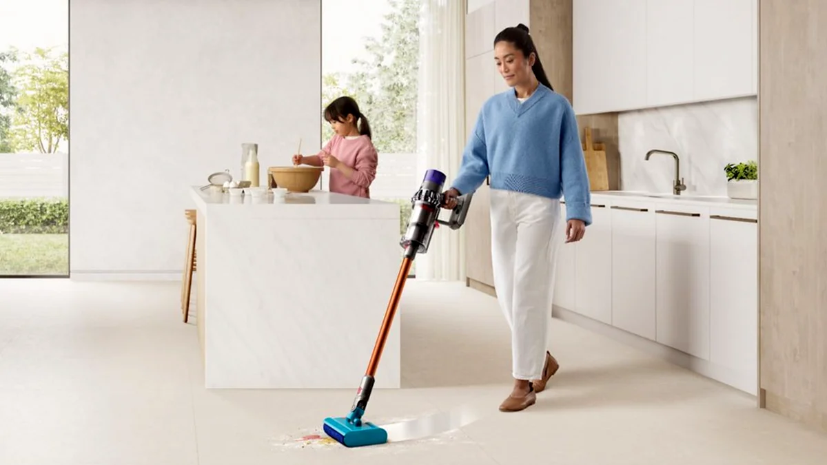 Dyson Cyclone V10 Submarine