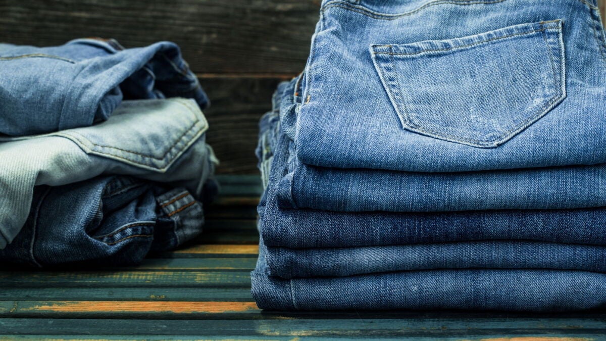 ¿Para qué sirven los botones metálicos de los pantalones vaqueros? Pocos lo saben y su función es muy importante