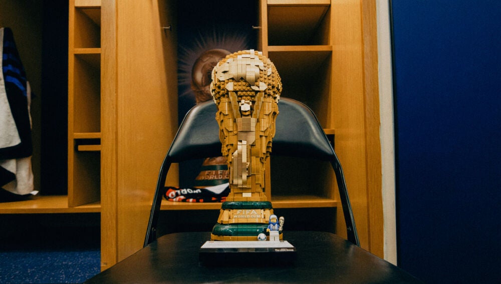 trofeo-mundial-reproducido-piezas-lego