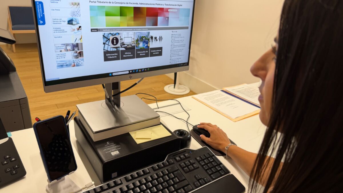 Los contribuyentes de Castilla-La Mancha ya pueden consultar toda su información tributaria de forma electrónica desde el portal regional