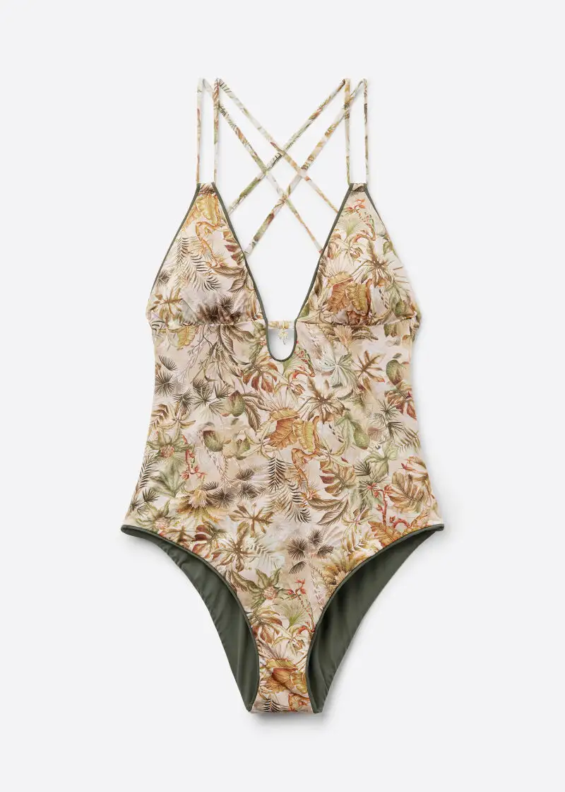 Bañador de estampado tropical.