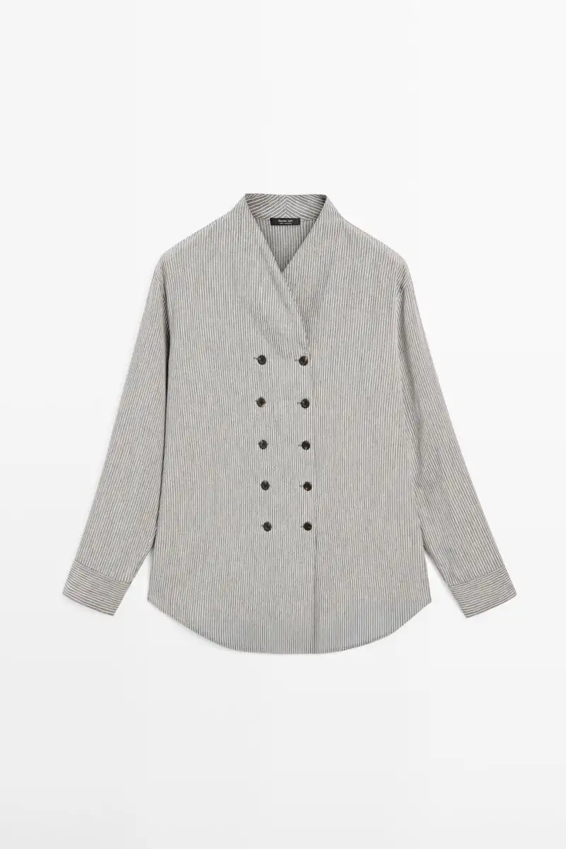Blazer de raya diplomática.