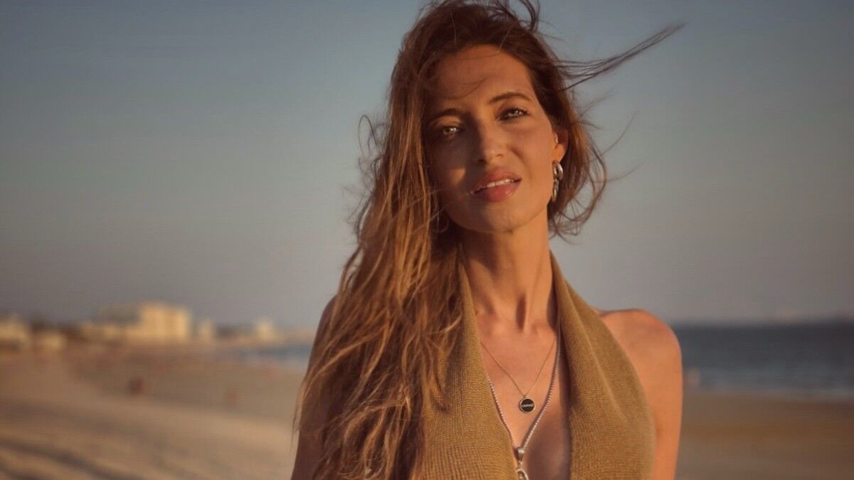 Sara Carbonero wears discounted Slowlove dress in Galapagos
