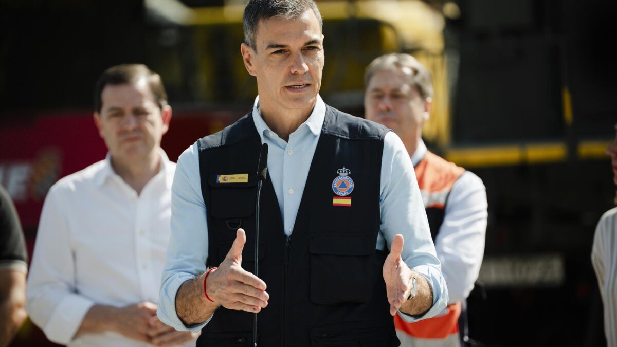 Sánchez stages governance as corruption verdicts mount, columnist argues